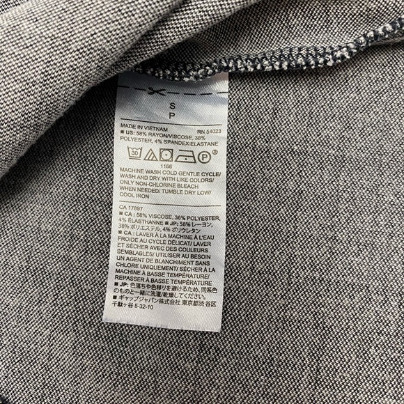 🌟FINAL SALE🌟 Banana Republic detailed sleeve top - Picture 4 of 7